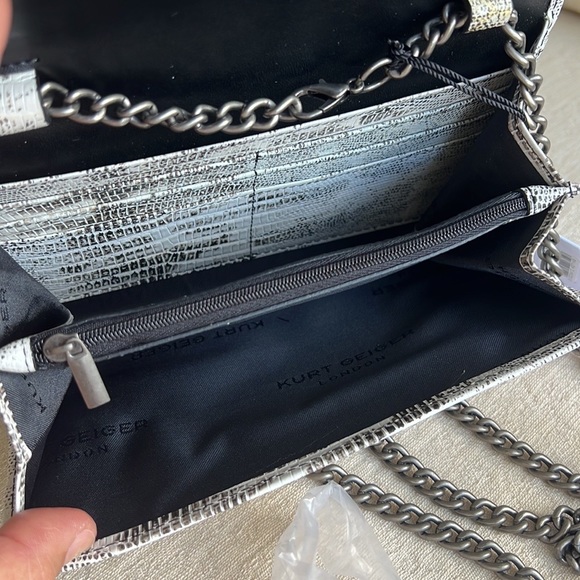 C KURT GEIGER NWT Kensington wallet clutch on chain white lizard print - Picture 16 of 17